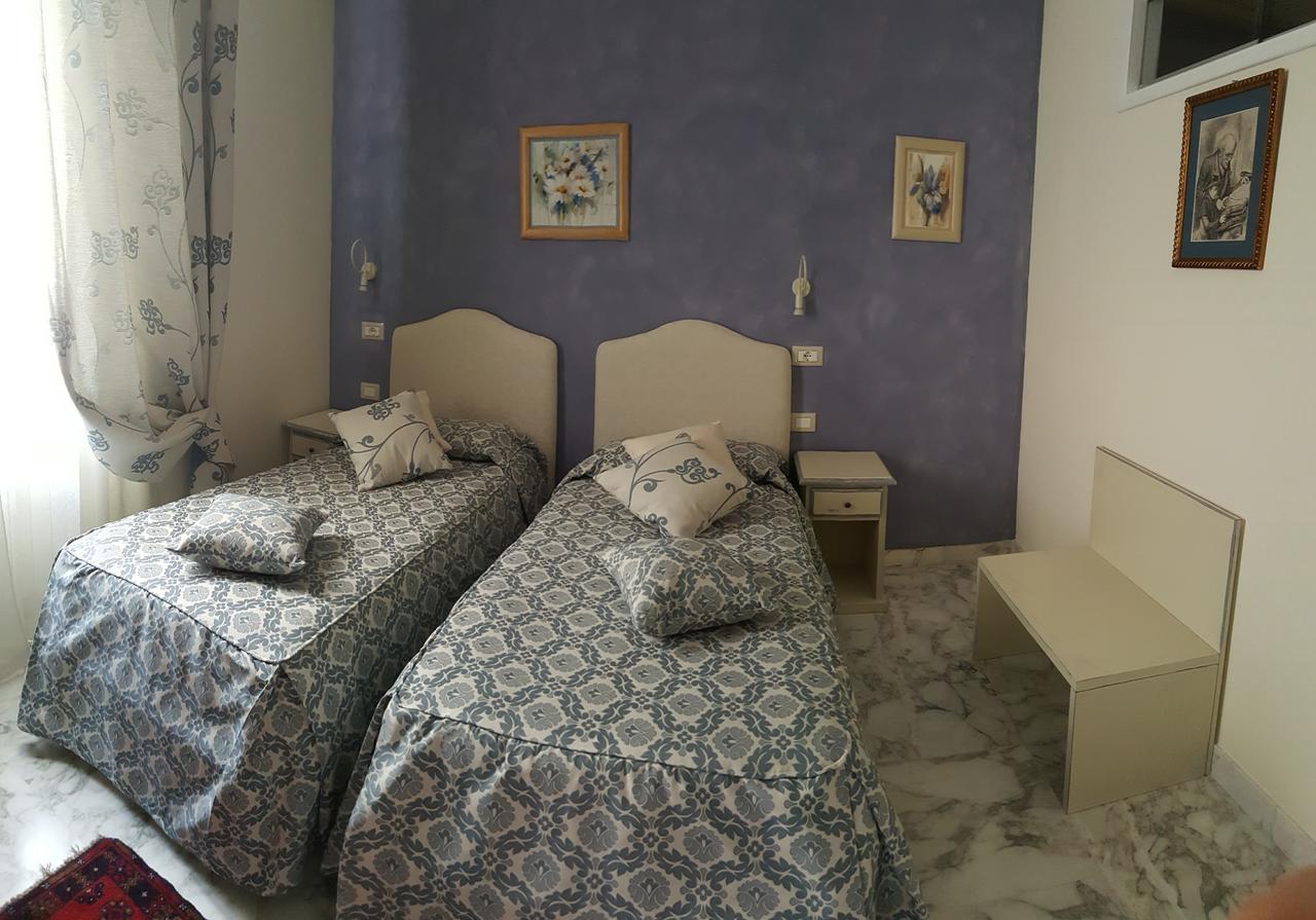 Five Roses Bed & Breakfast Пиза Экстерьер фото